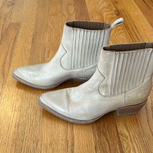 Frye Women's Sacha Chelsea Boot, White, 6.5